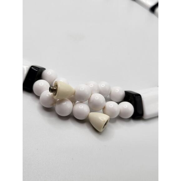 Vintage White Black Beaded Necklace Geometric Design 21 Inch - Picture 6 of 7